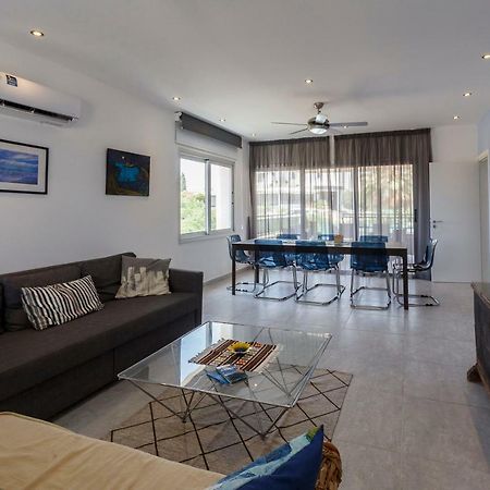 Coral Bay Sea Breeze Apartments - 3 Bedroom Apartment Pégeia Exteriör bild