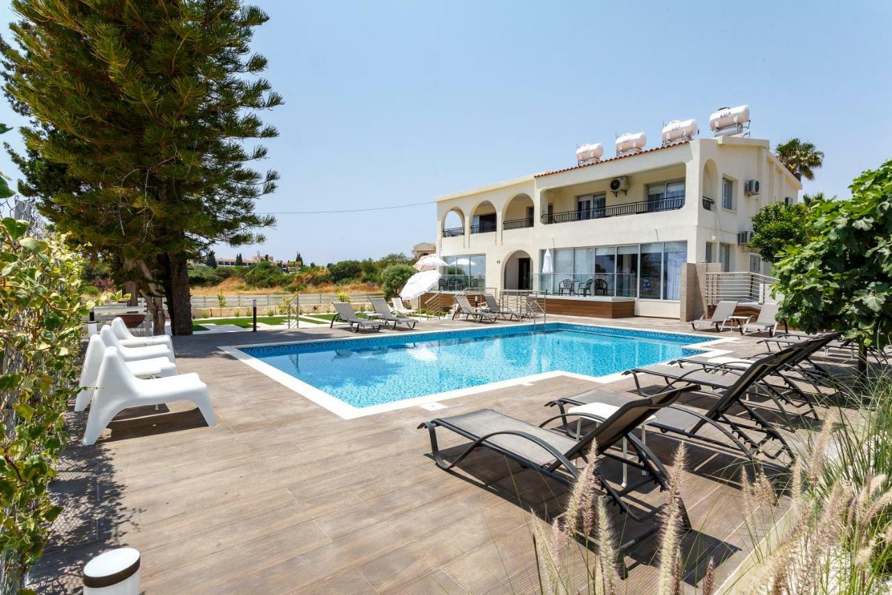 Coral Bay Sea Breeze Apartments - 3 Bedroom Apartment Pégeia Exteriör bild